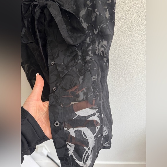 Express design studio sheer blouse - Picture 3 of 6